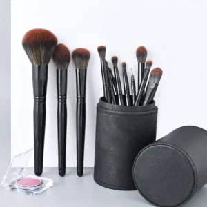 Custom Logo Wood handled Portable Flat Beauty Tool for Women’s Face Single Powder Blush Makeup Brush
