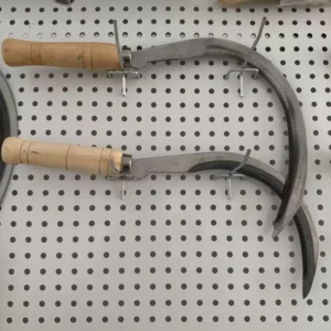 Customized Farm Tools Harvesting Sickle Farming Sickle with Wooden Handle for Cutting