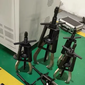EP 106 10 Ton Posi lock Skid Resistant Manual Mechanical Gear Puller With Three Jaws
