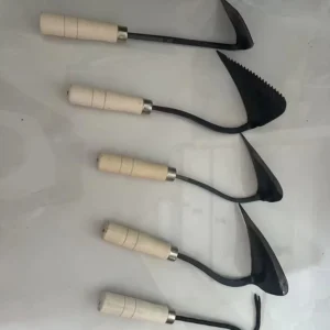 Korean style Wooden handled Forged Small Hoe with Pointed Tip Garden Curved Handle Sickle Agricultural Crooked Handle Hoe
