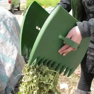 Outdoor Plastic Rake Garden Leaf Scoop Collect Fallen Leaves and Sort Them with a Leaf collecting Rake